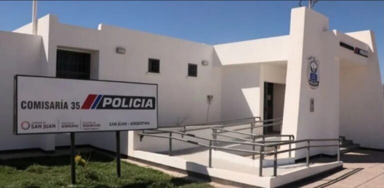 Efectivos policiales rescataron a un hombre que intentó quitarse la vida en Rawson
